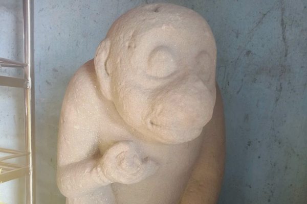 Lão nông nộp cổ vật được thưởng: Tượng rơi xuống biển khoảng 100 năm trước