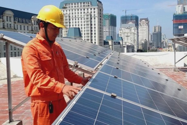 Lắp điện mặt trời mái nhà: 5 quy định mới người dân cần nắm rõ