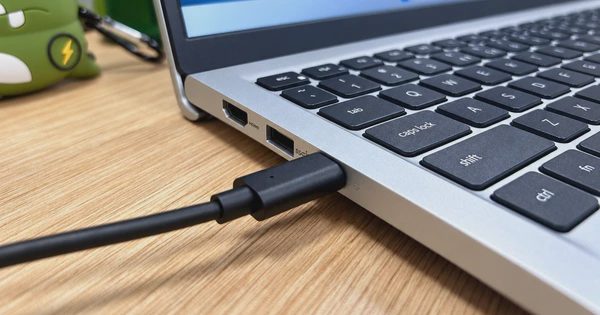 Laptop mới có cần sạc đầy trước khi dùng lần đầu?