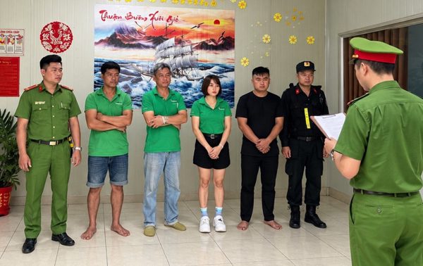 Lật tẩy đường dây ‘hô biến’ gần 24.000 tấn phân bón giá rẻ thành hàng 'Bỉ'
