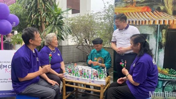 Lấy người bệnh và cộng đồng làm trung tâm
