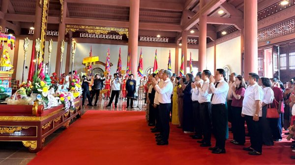 Lễ dâng hương tưởng niệm các Vua Hùng tại Làng Văn hóa-Du lịch các dân tộc Việt Nam