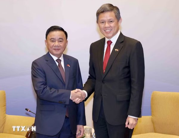 Lễ đón Thường trực Ban Bí thư Trần Cẩm Tú thăm chính thức Singapore