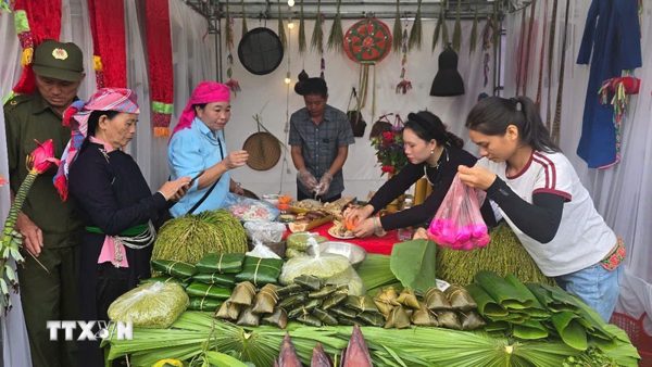 Lễ hội Cốm xã Hợp Thành: Điểm nhấn du lịch mùa Thu ở tỉnh Lào Cai