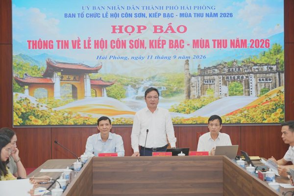 Lễ hội Côn Sơn, Kiếp Bạc mở rộng không gian phần hội