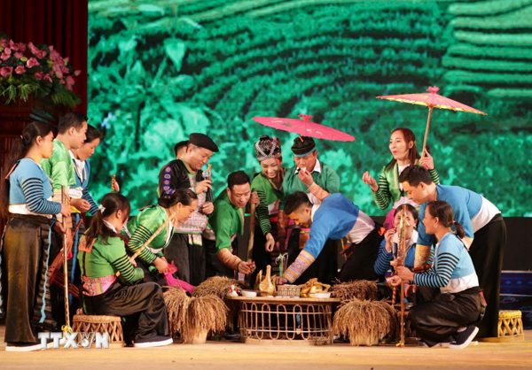 Lễ Mừng cơm mới của người Mông - Nơi hạt lúa kết nối con người và nguồn cội