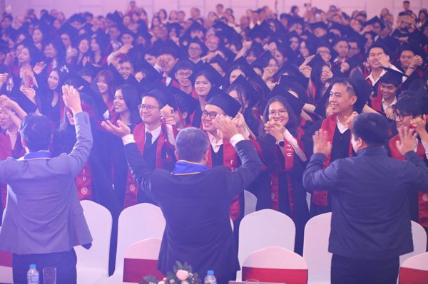 Lễ tốt nghiệp của thế hệ đồng hành cùng sự chuyển mình của Phân hiệu Trường Đại học Ngoại thương