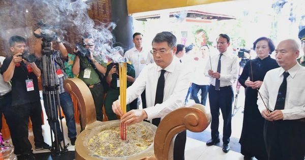 Lễ viếng, truy điệu liệt sĩ quy tập tại công viên Lê Thị Riêng