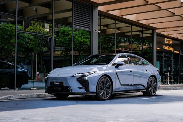 Lexus ES 2026 - tuyên ngôn của ngôn ngữ thiết kế mới và công nghệ điện hóa
