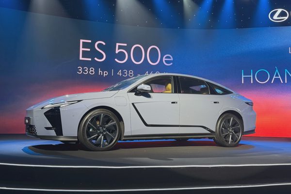 Lexus ES thế hệ mới ra mắt Việt Nam, có bản thuần điện giá 2,94 tỷ đồng