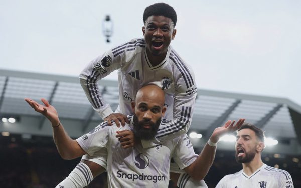 Lịch trực tiếp bóng đá châu Âu: Man United đấu Man City