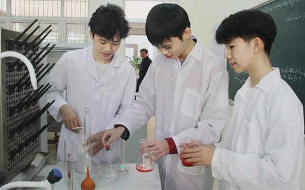 Liêm chính khoa học từ học sinh phổ thông