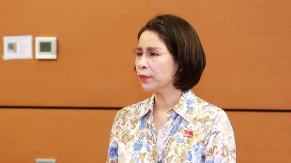 Liên thông dữ liệu y tế, hải quan, thuế để kiểm soát giá thuốc từ gốc
