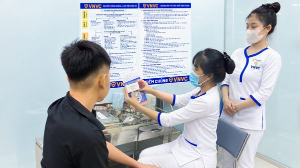 Liên tiếp xuất hiện ca não mô cầu, hơn 50.000 mũi vaccine được tiêm trong 6 ngày