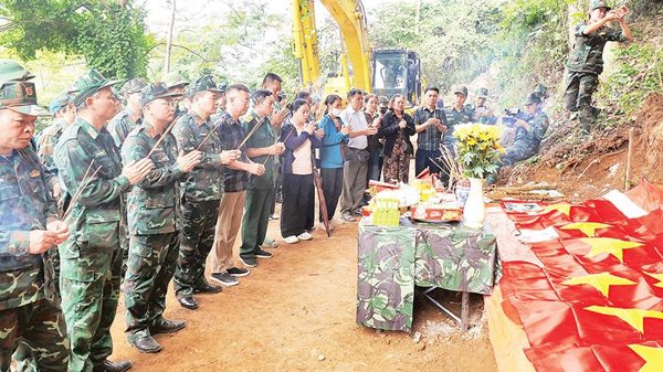 Liệt sĩ trở về từ bình độ 300