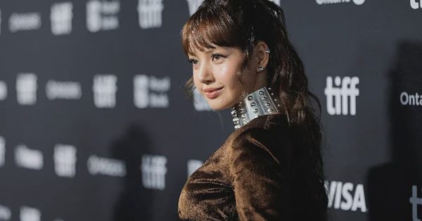 Lisa (BlackPink): Từ thần tượng K-pop đến nghệ sĩ đa năng