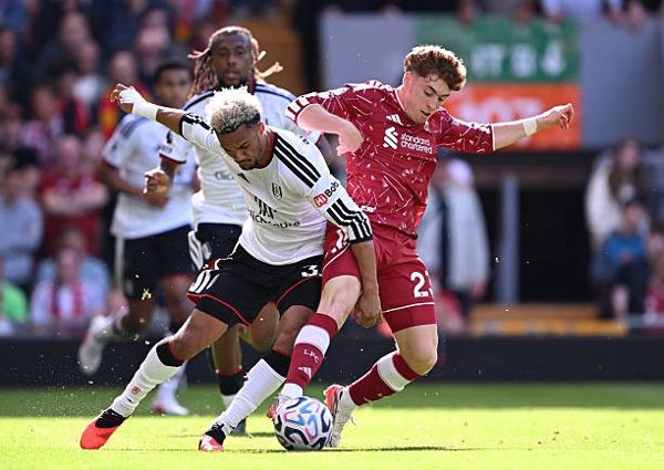 Liverpool bị Fulham buộc chia điểm trên sân nhà