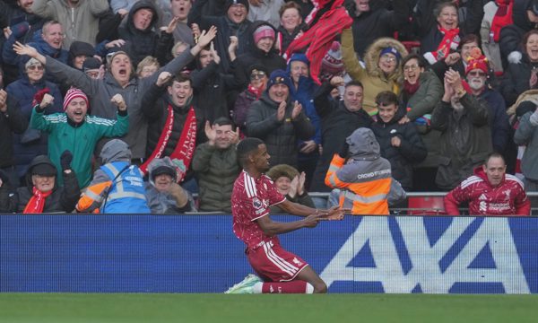 Liverpool giải mã Brighton