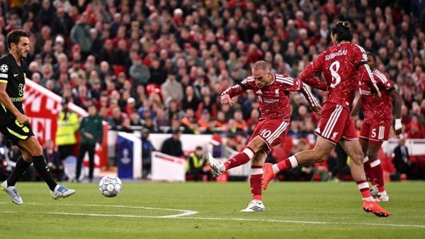 Liverpool ngược dòng hạ Atletico Madrid, Arsenal thắng trên sân Napoli