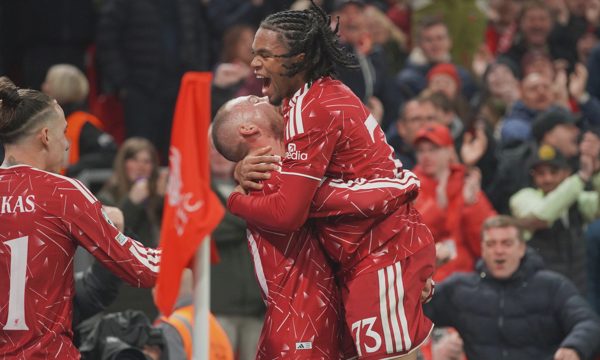 Liverpool thắng ngược dù bị dẫn hai bàn ở Champions League