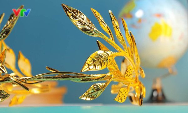 Lộ diện vòng nguyệt quế phủ vàng thật 24k dành cho nhà vô địch Olympia 26