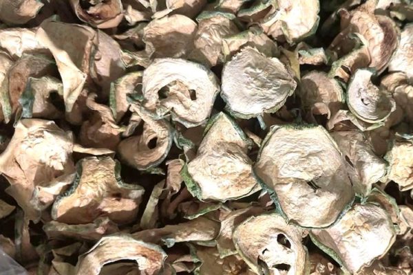 Loại cây có nguồn gốc từ Ấn Độ, chị em phơi khô làm trà uống giảm cân