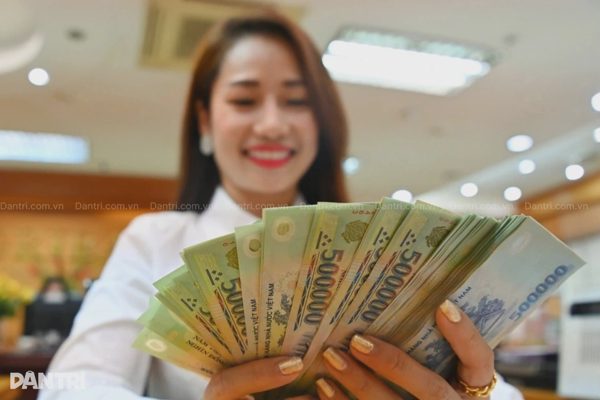 Loạt doanh nghiệp trên sàn chốt “chia tiền” hơn 6.000 tỷ đồng