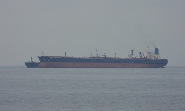 Loạt tàu dầu Iran mắc kẹt dưới sức ép trừng phạt của Mỹ