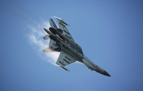 Loạt tiêm kích và máy bay ném bom Nga diễn tập tấn công 'sở chỉ huy đối phương' gần Kaliningrad