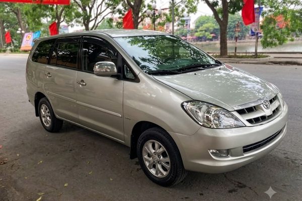 Loạt xe Toyota Innova cũ gần 20 năm tuổi được thanh lý giá từ hơn 70 triệu đồng