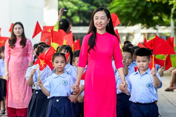 Lời giải thiếu giáo viên khi 11.000 hiệu trưởng, hiệu phó sẽ đứng lớp sau sắp xếp
