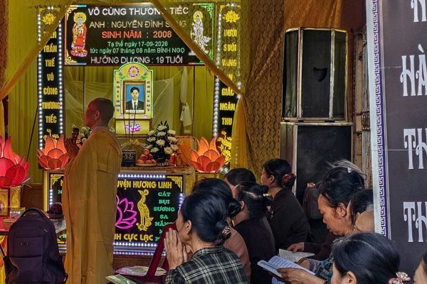 Lời hứa dang dở với mẹ của nam sinh bị nước cuốn xuống cống ở Hà Nội