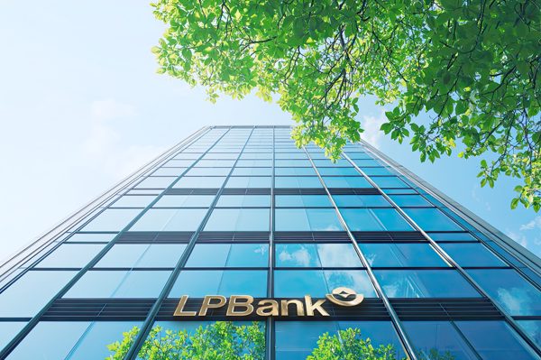 Lợi nhuận trước thuế của LPBank tăng 10.421 tỷ đồng