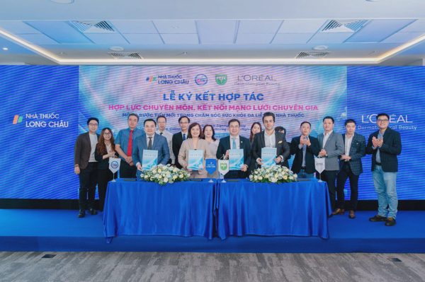 Long Châu cùng chuyên gia đầu ngành nâng chất lượng chăm sóc da liễu cho cộng đồng
