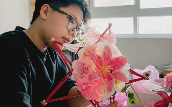 Lồng đèn hoa lên hot trend mùa Trung thu, chủ tiệm làm xuyên đêm để kịp giao khách