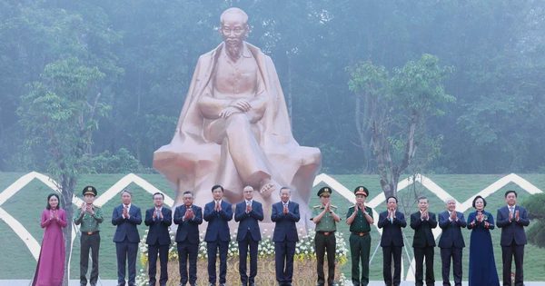 Lòng kính yêu Bác phải được thể hiện bằng sự tận tâm phục vụ nhân dân