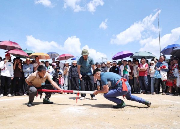 Lóng Sập – phiên chợ biên giới kết nối tình hữu nghị Việt – Lào