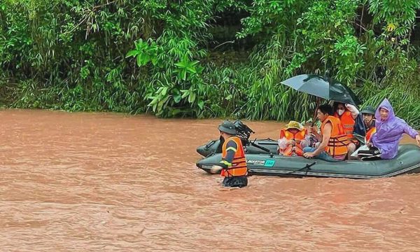 Lũ lên nhanh, hơn 2.300 hộ dân Lạng Sơn sơ tán