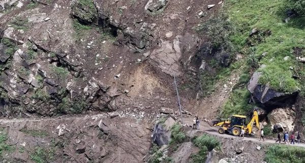 Lũ lụt, sạt lở kinh hoàng khiến 19 người thiệt mạng ở Ấn Độ, Nepal
