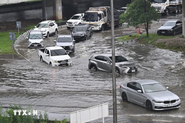 Lũ lụt tại Thái Lan gây gián đoạn nghiêm trọng hoạt động kinh tế