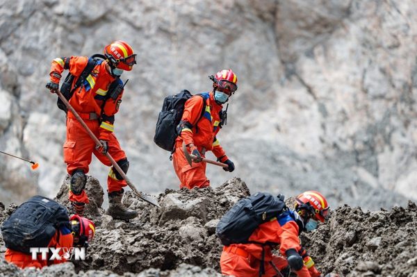 Lũ quét tại Nepal và Trung Quốc: Vẫn tiếp tục tìm kiếm người sống sót