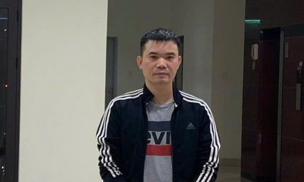 Lừa đổi tiền cho người nước ngoài rồi 'ôm' 30.000 USD bỏ trốn
