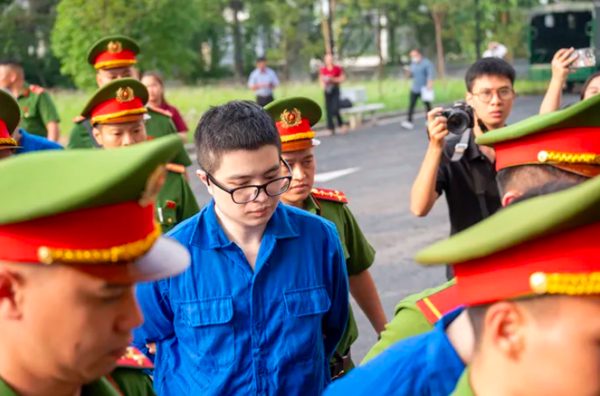 Luật sư đề nghị đưa Mr Pips đi giám định tâm thần