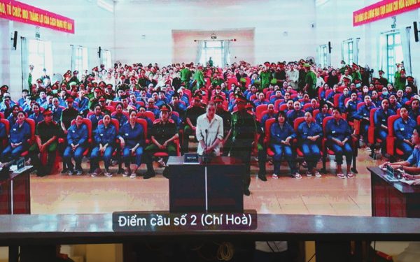 Luật sư: 'Tổng kho’ Hoàng Sĩ Thắng không chịu trách nhiệm về 11kg được 4 tiếp viên hàng không mang vào sân bay