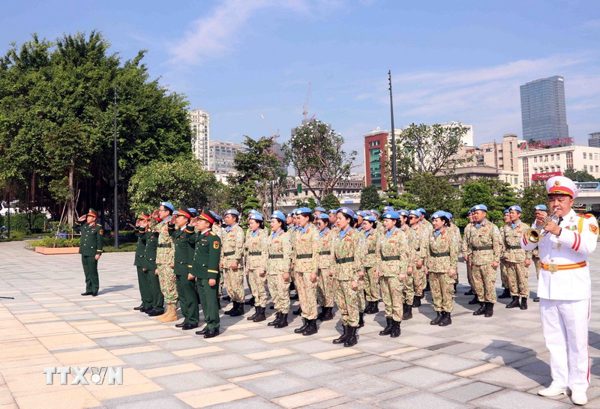 Lực lượng gìn giữ hòa bình Việt Nam báo công dâng Bác