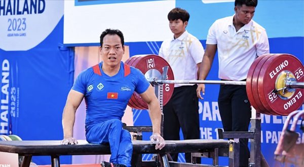 Lực sĩ khuyết tật từng vô địch Paralympic, 42 tuổi vẫn săn huy chương châu Á