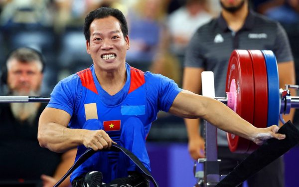 Lực sĩ Lê Văn Công giành huy chương bạc Asian Para Games