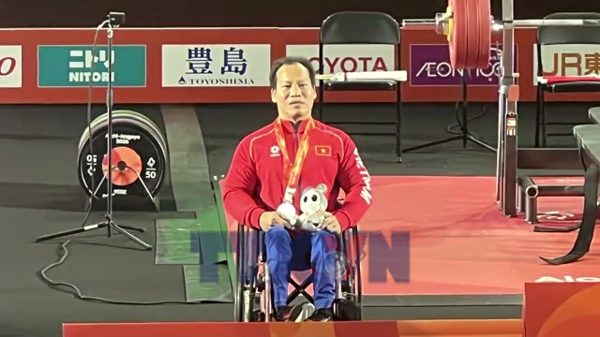 Lực sỹ Lê Văn Công giành huy chương bạc tại Asian Para Games 2026