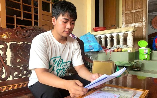 Lượm ve chai từ nhỏ vẫn là HS giỏi tỉnh, đậu Y Dược ĐH Quốc gia mang theo chỉ… 7 triệu đồng