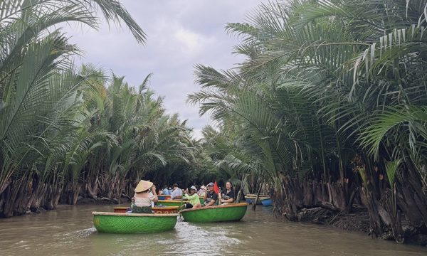 Lượng khách chưa đông ở nhiều điểm đến trong ngày đầu nghỉ lễ 2/9